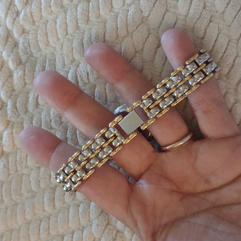Vintage Geneva Gold & Silver Colored Watch - Picture 3 of 5